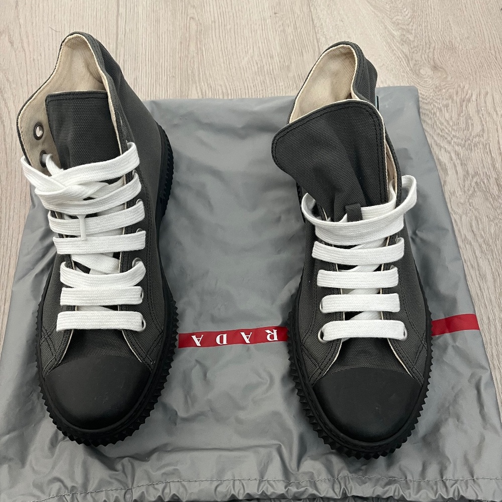 SIZE 8.5 - PRADA hi-top sneakers - NEW